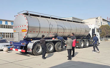 新東鮮奶運輸車：從平臺到梯子，全方位守護人員安全