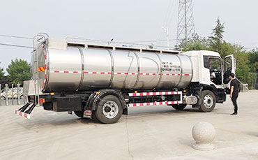 天潤新東鮮奶運輸車：24小時溫控筑牢品質防線