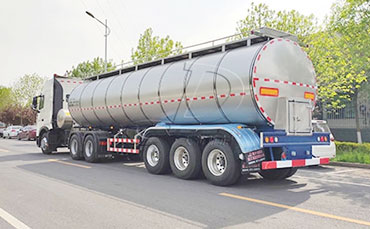 謝絕"冷"遇！淄博奶商二次下單新東鮮奶運(yùn)輸車破解行業(yè)痛點(diǎn)